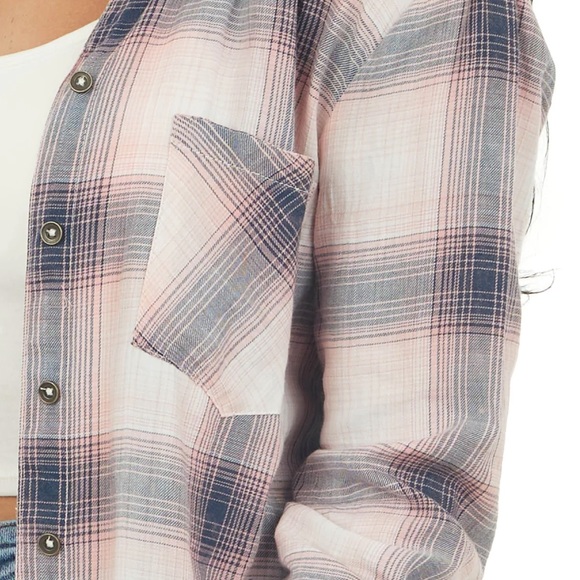 NWT Angie Clothing Frayed Distressed Hem Button Down Plaid Flannel Top Shirt - Picture 5 of 6